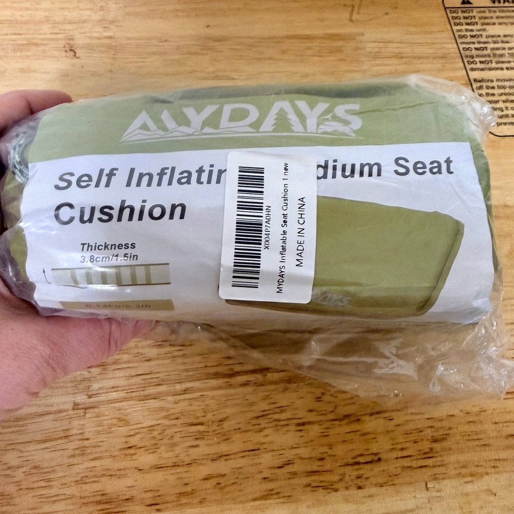 MYDAYS Inflatable Seat Cushion, Portable Stadium Seat Pad, Lightweight Chair